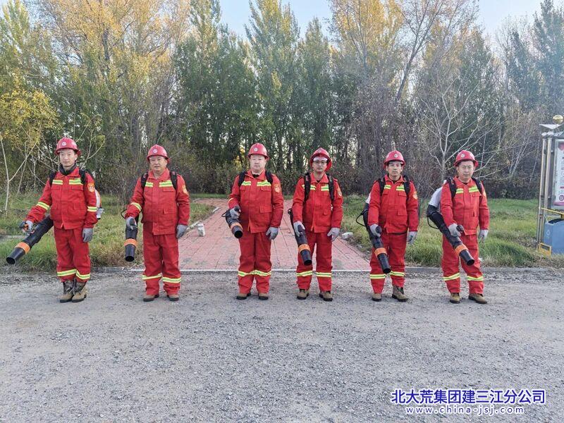 微信图片_2025-10-16_194416_737_副本.jpg