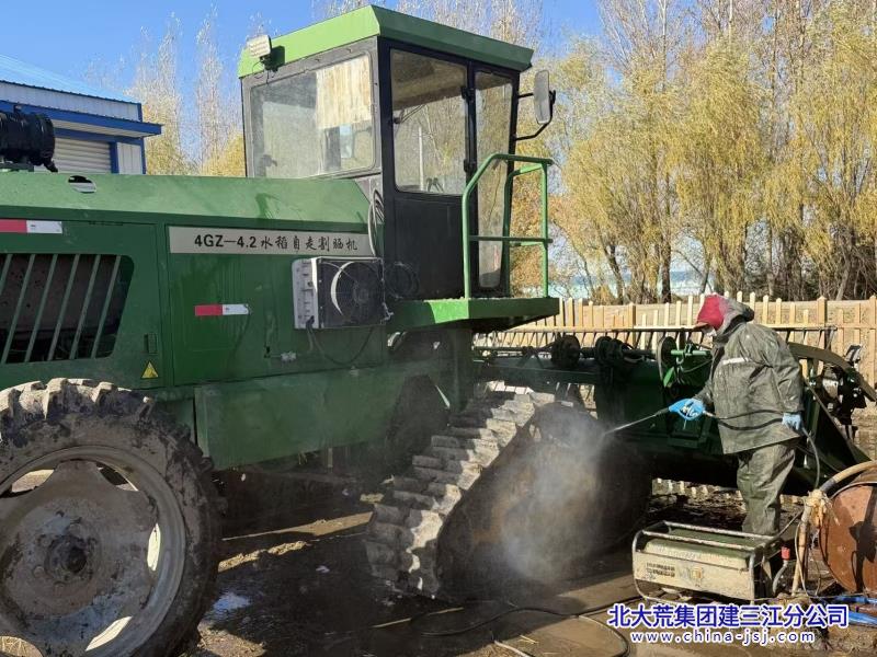 236fa522dec444c15d531aec6bf94cb9.jpg
