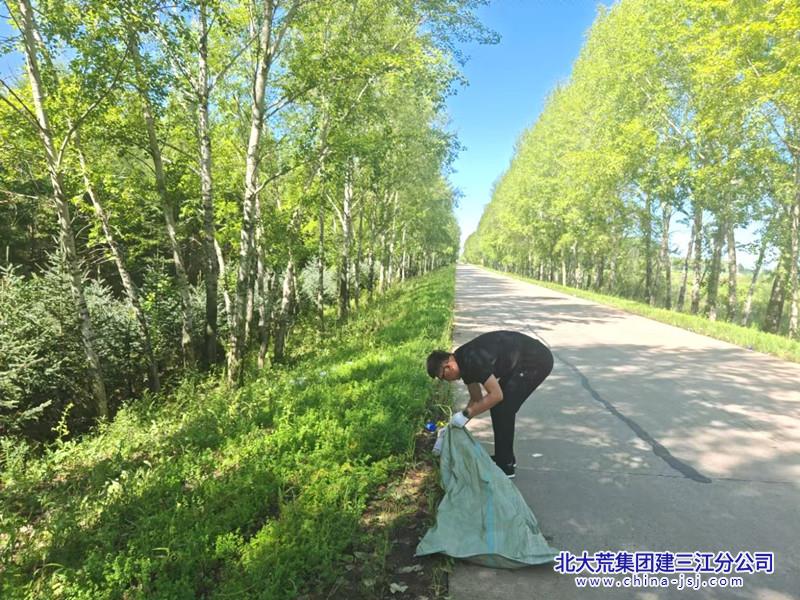 路边清理.jpg