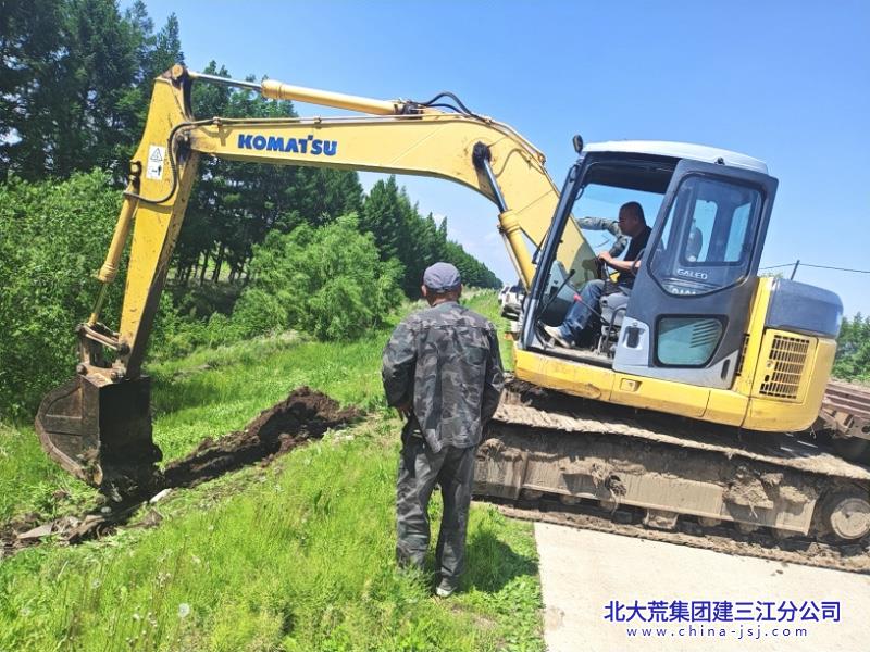 6区关玉莹清淤.jpg 6区关玉莹清淤.jpg
