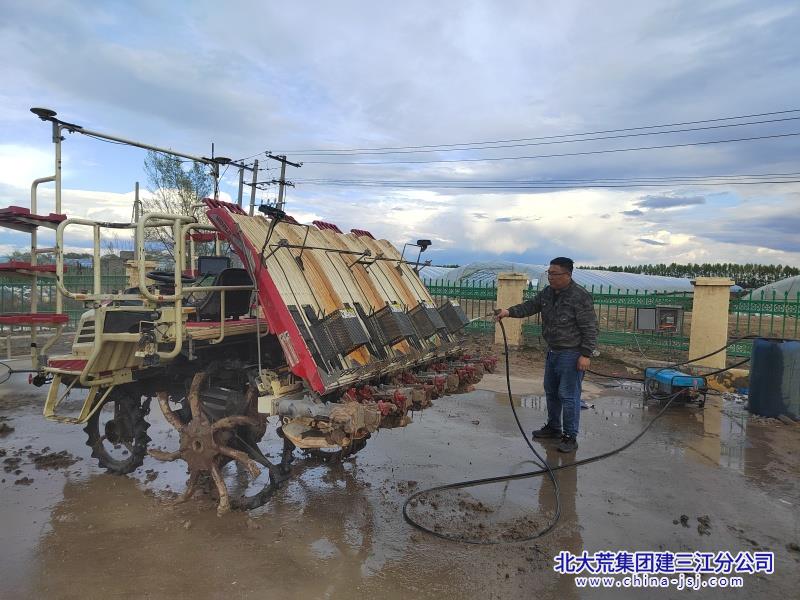微信图片_2025-05-28_081337_761_副本.jpg