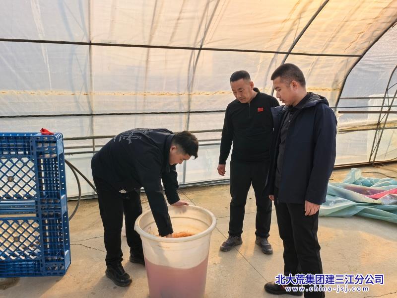 【基层动态】八五九农场以“盐选”为基 筑牢高产攻关“种”防线_副本.jpg 【基层动态】八五九农场以“盐选”为基 筑牢高产攻关“种”防线_副本.jpg