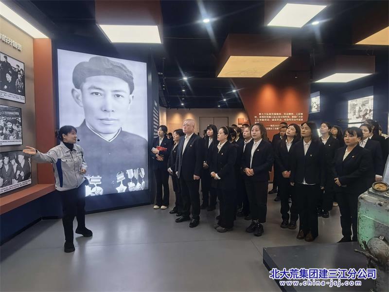 机床.jpg 机床.jpg